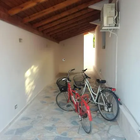Vila El Sa Nyaraló *